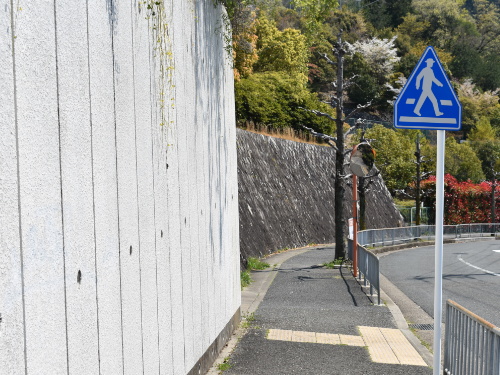 莵道高校バス停付近